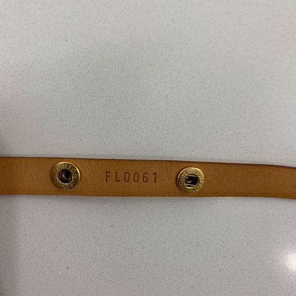 Authentic Louis Vuitton Florentine pochette - Picture 9 of 15